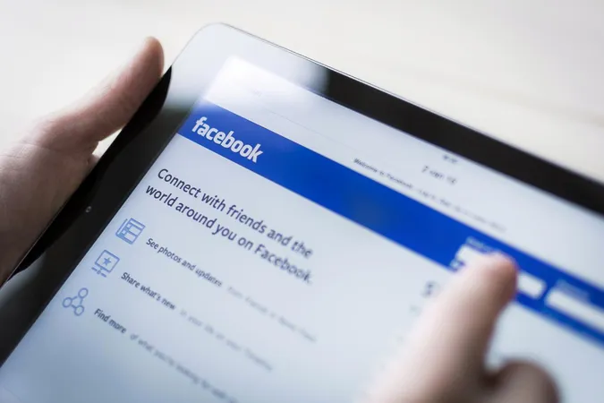 Facebook звинуватили в політичній упередженості