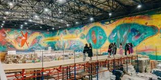 У Луцьку пожежа після атаки «шахеда» пошкодила частину масштабного мистецького проєкту «Космогонія» (відео)
