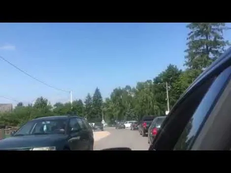 Автотягучка на Світязь: у Любомлі утворилися затори (відео)