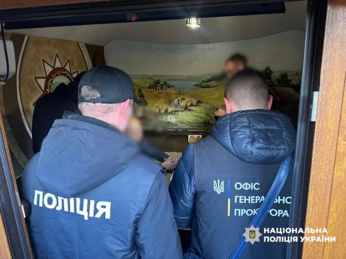 Топпосадовець Укрзалізниці погорів на хабарі у 100 000 доларів