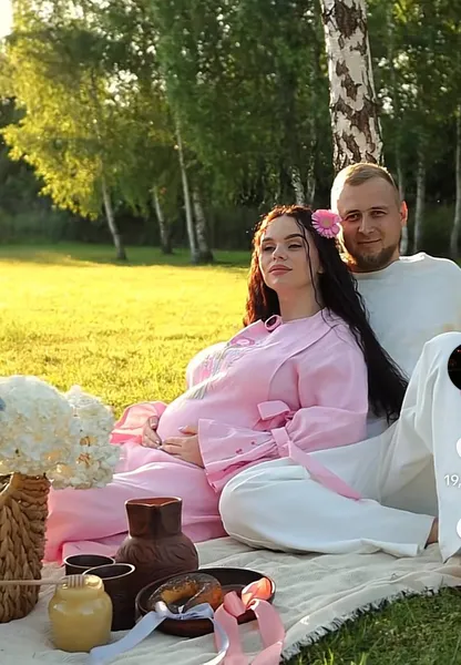 Луцька співачка сповістила про вагітність первістком (фото)