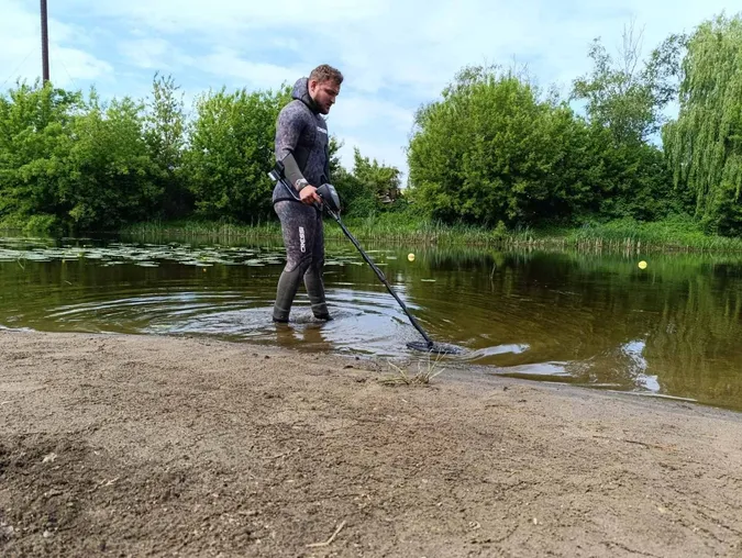 Що знайшли водолази на дні волинської річки (фото)