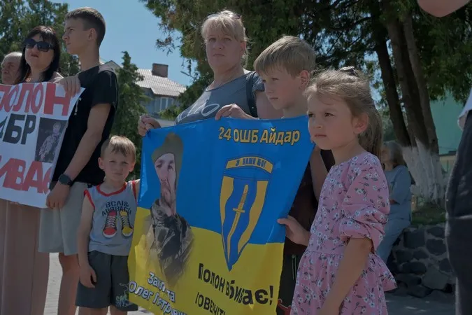 «Полон вбиває»: у Володимирі провели акцію  на підтримку військовополонених (фото)