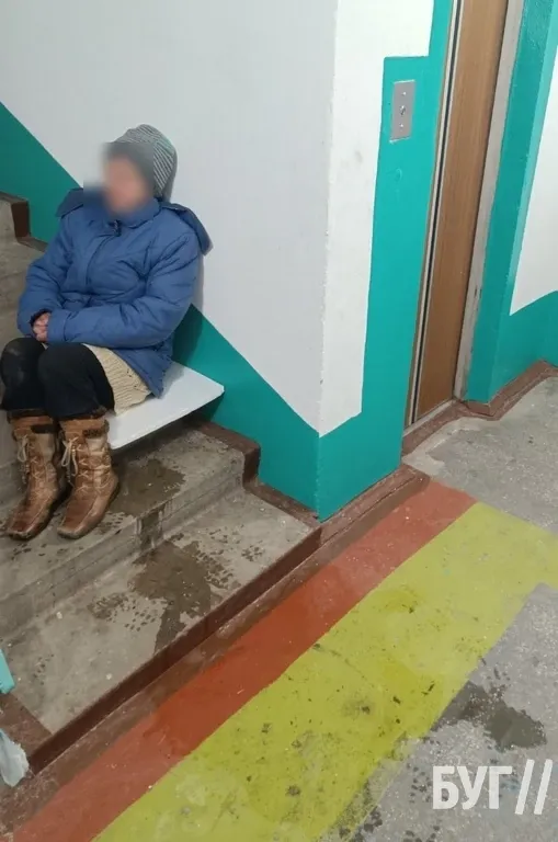На Волині жінку через суд виселили з квартири за пиятику та дебош: вона спить під під'їздом (фото)