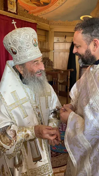 Онуфрій висвятив відомого лікаря з Волині на священника