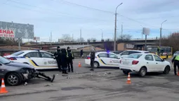 В поліції розповіли деталі ранкової аварії, що сталась у Луцьку (фото)