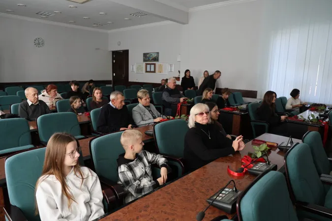 У Луцьку родинам загиблих захисників України вручили державні нагороди (фото)