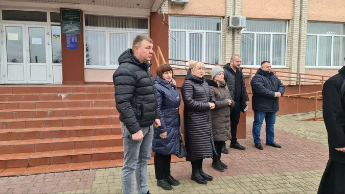 Наспівали на авто для ЗСУ – Підгайцівська громада відправила на фронт ще один бус (фото)