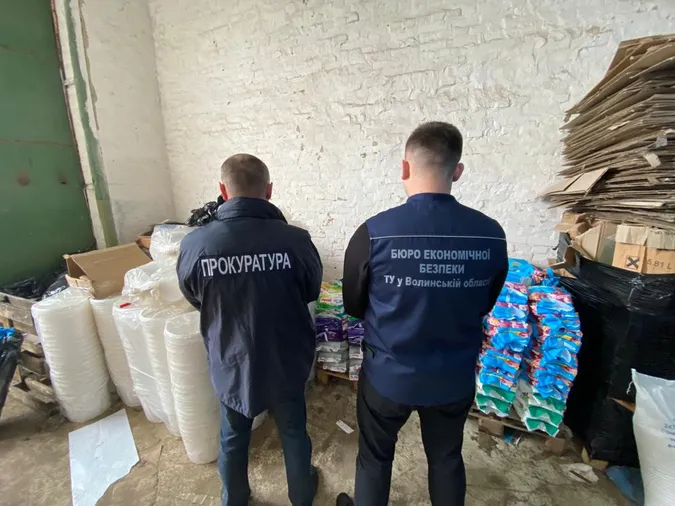 Ariel, Persil, Tide: на Волині викрили масштабне підпільне виробництво побутової хімії (фото, відео)