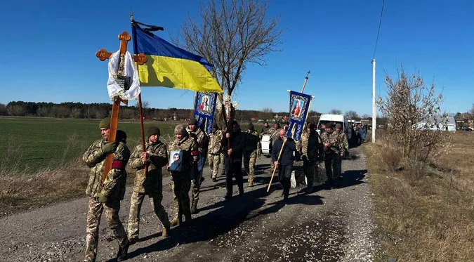 На Волині попрощалися із захисником Анатолієм Сележуком (фото)
