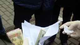 На хабарі "взяли" головного спеціаліста луцького військкомату (фото)