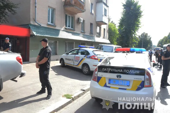 У Житомирі напали на волинських інкасаторів: є постраждалі (фото)