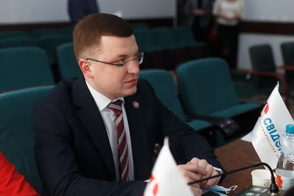 Новий регламент Луцькради розширив права міського голови (ДЕТАЛІ)