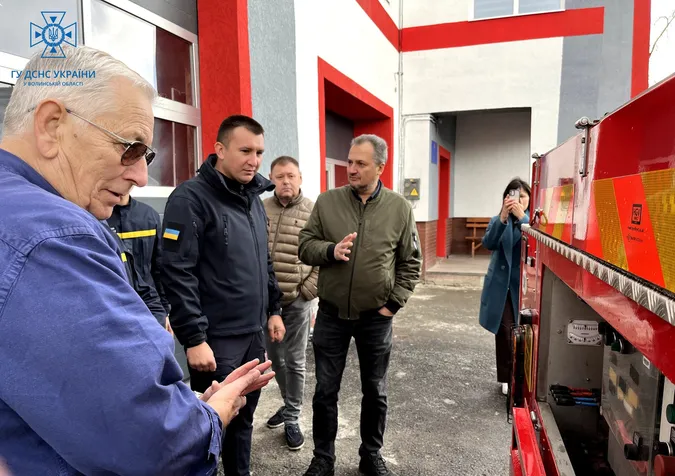 Волинські рятувальники отримали спецтехніку з Британії (фото)
