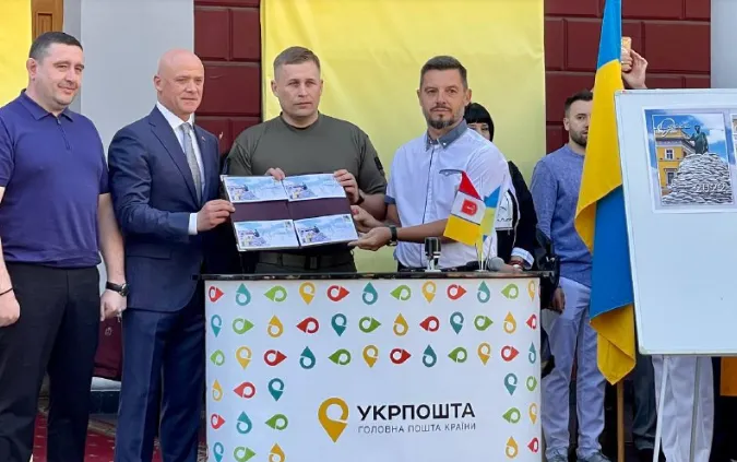 Укрпошта випустила марку з Дюком Рішельє до Дня Одеси (фото)