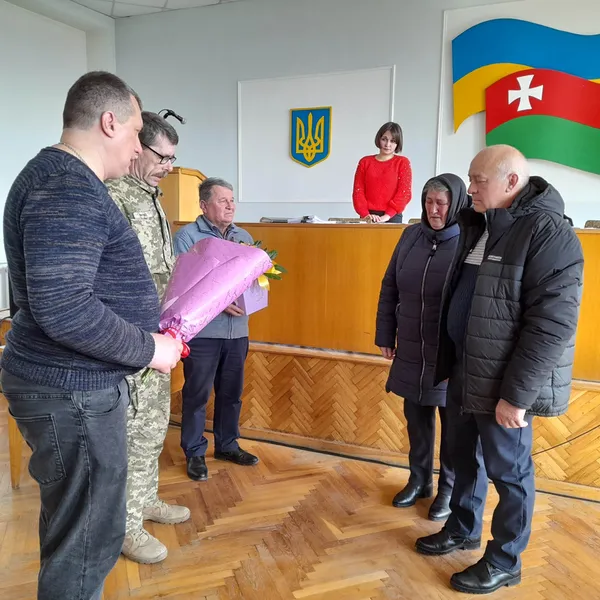 Батькам загиблого Героя з Волині Вадима Гаврисюка передали його орден (фото)