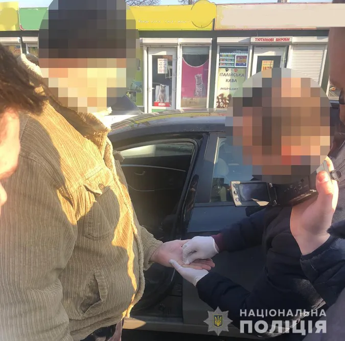 Посадовцю-хабарнику з Волинської ОДА «світить» до 10 років в'язниці