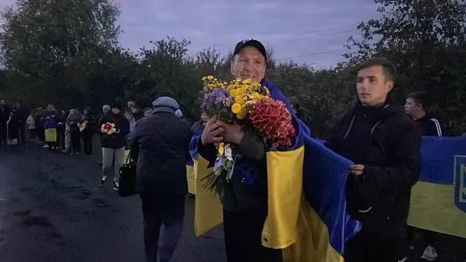 Воїн не стримував сліз: у Луцький район з полону повернувся Олексій Філімонов (фото)