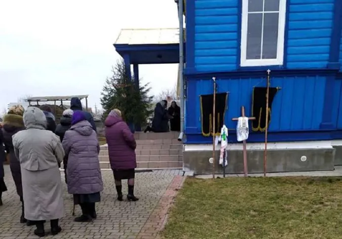 «Це плювок родині», – голова ОТГ на Волині про церковний скандал на похороні батька