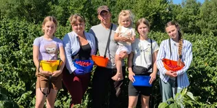 Втратив 300 гектарів в окупації та вирощує ягоди на Волині: історія агронома з Харківщини (фото)