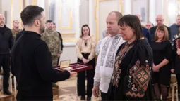 Президент вручив посмертну «Золоту Зірку» батькам Героя з Луцька Романа Самусіка