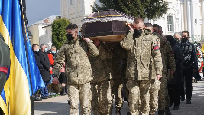 Він любив життя: у Луцьку попрощалися із захисником України Сергієм Сулимою (фото)