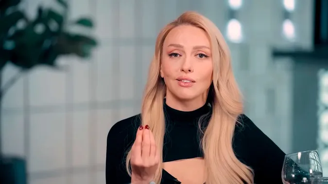 «Луцьк, ти дивуєш»: Оля Полякова засвітила гримерку перед концертом в Луцьку (відео)