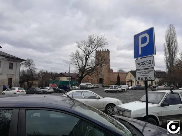 На Замковій площі не має бути парковки автомобілів, вважає начальниця управління туризму та промоції міськради Катерина Теліпська