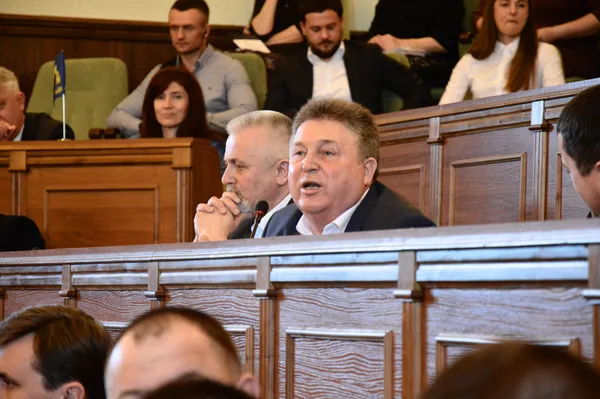 Як новий губернатор мовчав на сесії Волиньради (фоторепортаж)