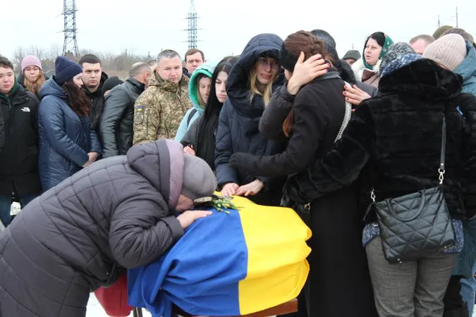 На Волині попрощалися із 23-річним воїном Іллею Чолаком (фото)
