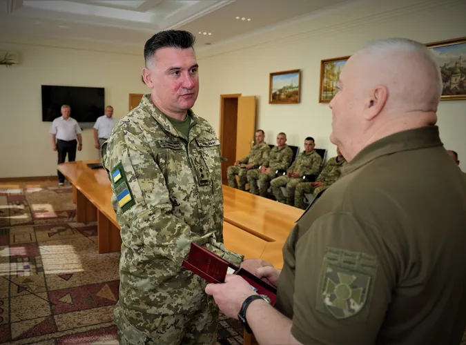 Волинський прикордонник, який пройшов «Азовсталь» і полон, отримав нагороду від Президента (фото)