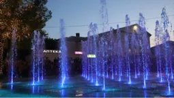 У центрі Луцька молодь «запалювала» під російський трек (відео)