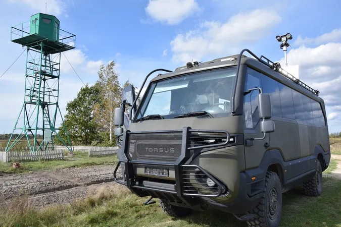 Долає водні перешкоди, пересувається по бездоріжжю: Луцький прикордонний загін придбав нову техніку