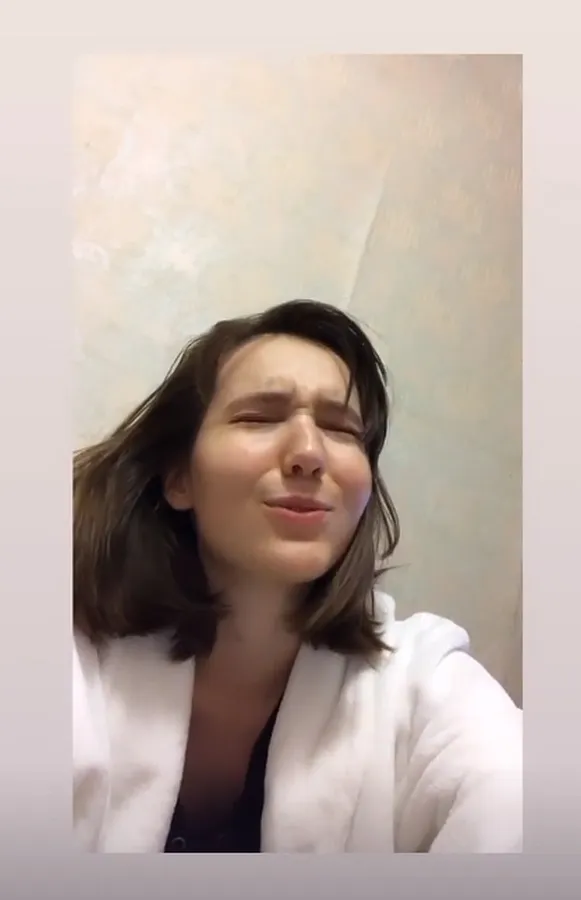 Піца, Мортал Комбат і хулахуп: модель показала карантинні будні у Нових Санжарах