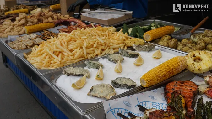 Як минув перший день ювілейного Food Fest у Луцьку (фото)