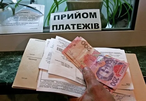 Порошенко просить «Ощадбанк» не вводити комісію за оплату комуналки