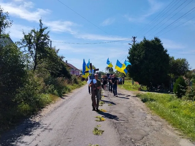 На Волині попрощалися з воїном Миколою Кузнєчихіним