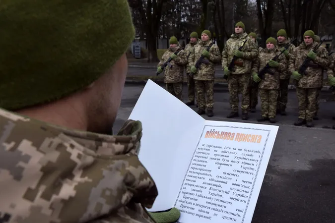 Юні та не дуже: у Луцьку новобранці-прикордонники склали присягу (фото)