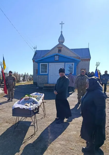Громада на Волині провела в останню дорогу ветерана ЗСУ Володимира Шевцова (фото)