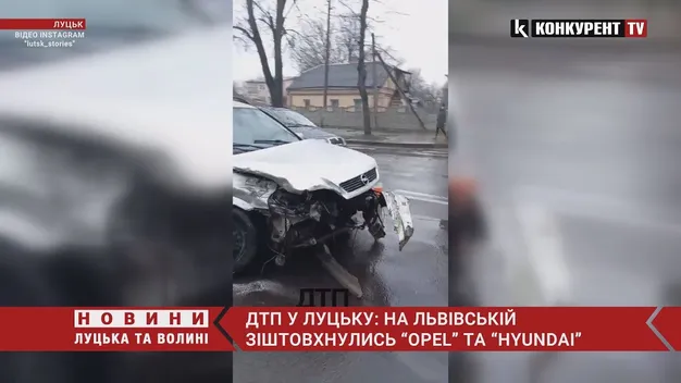 У Луцьку сталася ДТП на Львівській – автівки сильно потрощені (відео)