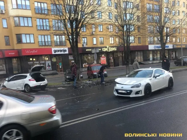 На Набережній у Луцьку – ДТП, утворився затор