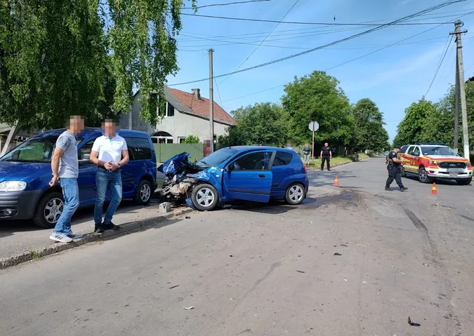 Травмувалися водійка і 4-річна дитина: деталі ДТП у Нововолинську (фото, відео)