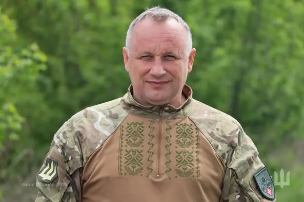 Стала оберегом: боєць волинської «сотки» носить військову сорочку-вишиванку (фото)