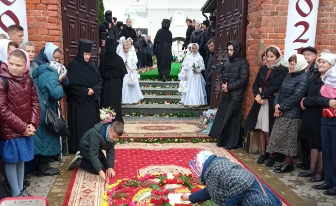 Прилетів на вертольоті: як на Волині зустрічали Онуфрія (фото)