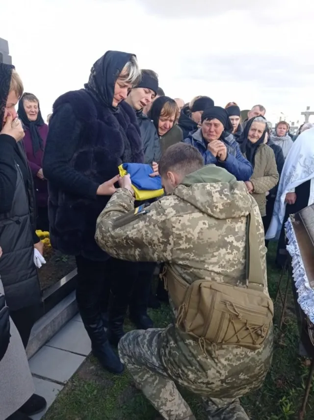 Іваничівська громада віддала останню шану загиблому Герою Андрію Бобаку