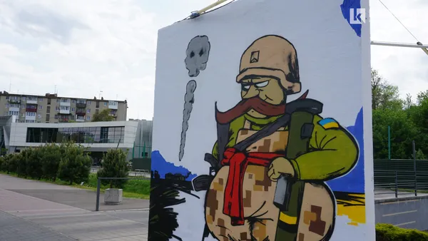 Протест звірствам війни: про що кричать мурали на «Сіті парку» у Луцьку (фото, відео)