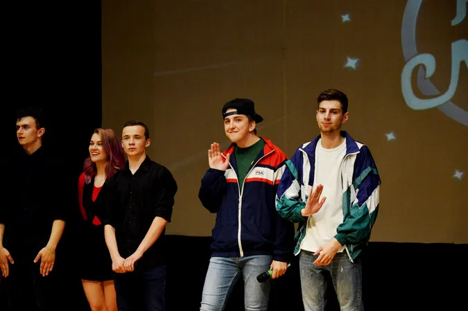 Хірунья, львівська гопота та стриптиз від мами: у Луцьку відбулася студентська «Ліга сміху» (фото)