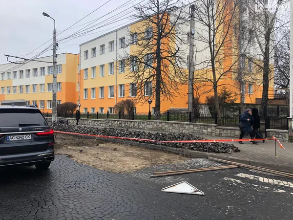 У Луцьку зняли бруківку на дорозі на Богдана Хмельницького (фото)