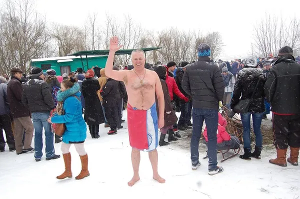 Хто з відомих волинян скупався в ополонці на Водохреще (фото) 