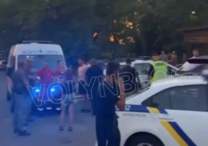 У Луцьку на Теремнівських ставках відпочивальникам бризнули в очі з балончика – нападник втік (відео)